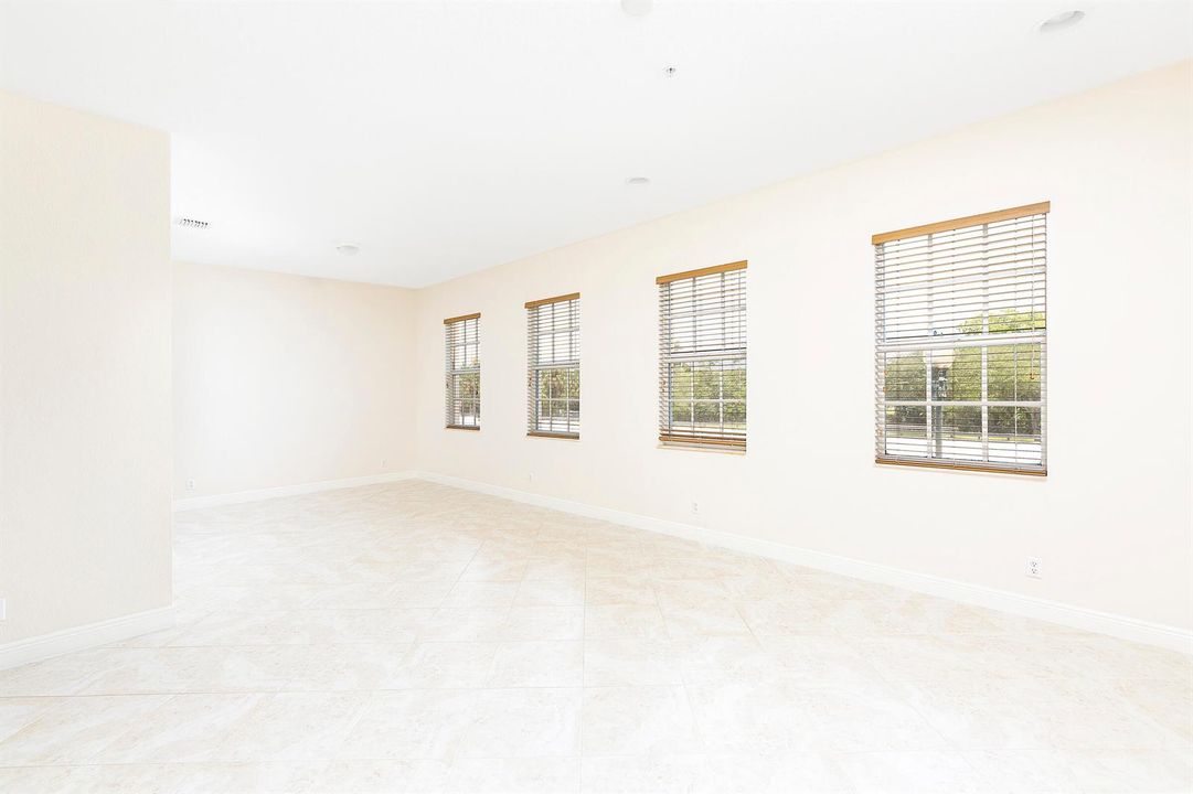 13_U2_Livingroom_2