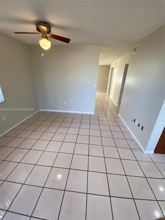 For Sale: $395,000 (3 beds, 2 baths, 1464 Square Feet)
