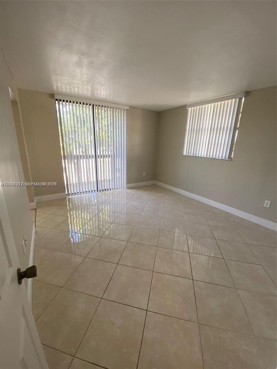 For Sale: $395,000 (3 beds, 2 baths, 1464 Square Feet)
