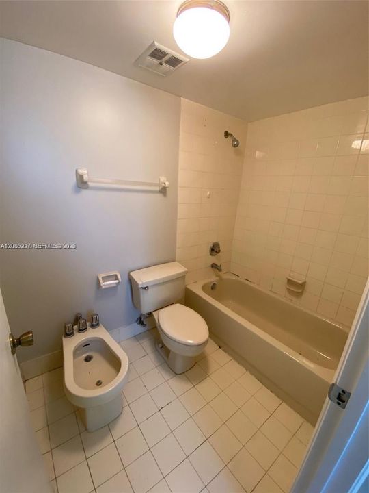 For Sale: $395,000 (3 beds, 2 baths, 1464 Square Feet)
