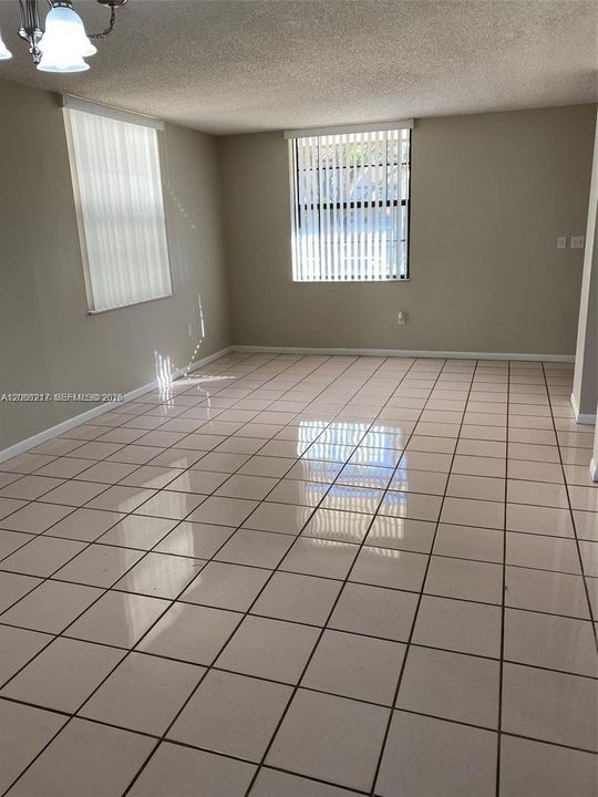 For Sale: $395,000 (3 beds, 2 baths, 1464 Square Feet)