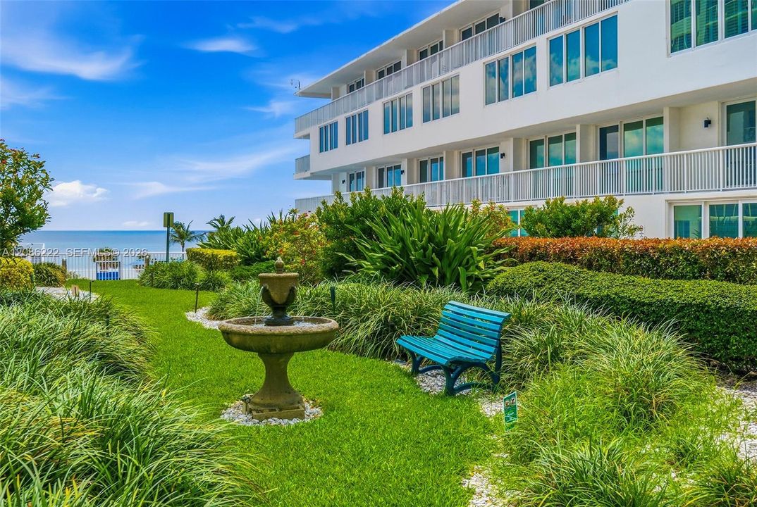For Rent: $7,976 (2 beds, 2 baths, 1430 Square Feet)
