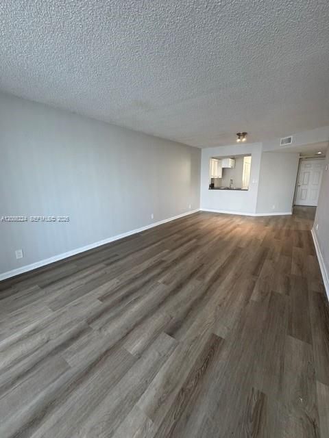 For Sale: $169,900 (2 beds, 2 baths, 920 Square Feet)