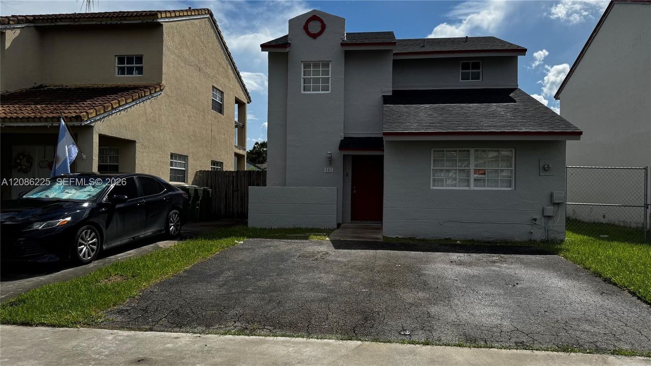 For Rent: $3,000 (3 beds, 2 baths, 1321 Square Feet)