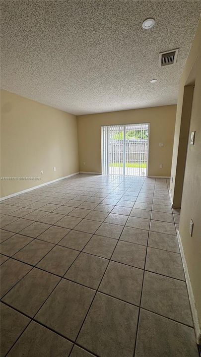 For Rent: $3,000 (3 beds, 2 baths, 1321 Square Feet)
