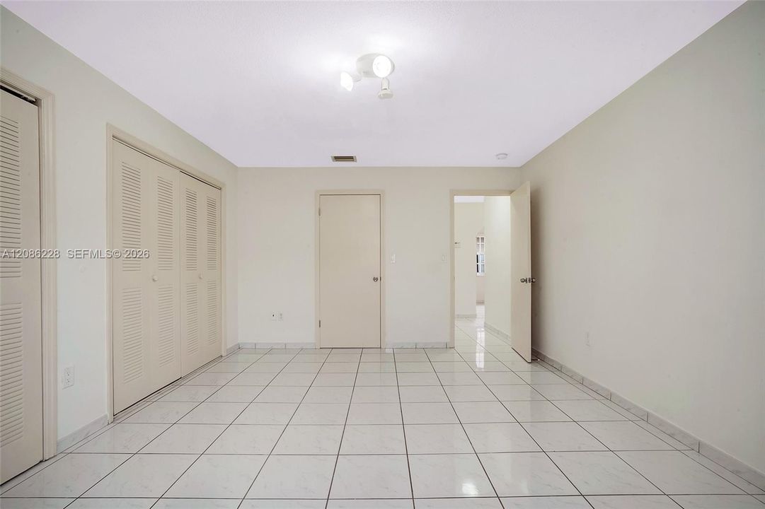 В аренду: $3,950 (3 спален, 2 ванн, 1501 Квадратных фут)