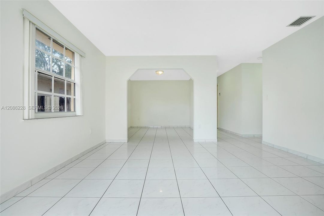 В аренду: $3,950 (3 спален, 2 ванн, 1501 Квадратных фут)