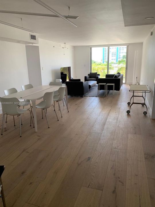 En Venta: $950,000 (2 camas, 2 baños, 1330 Pies cuadrados)