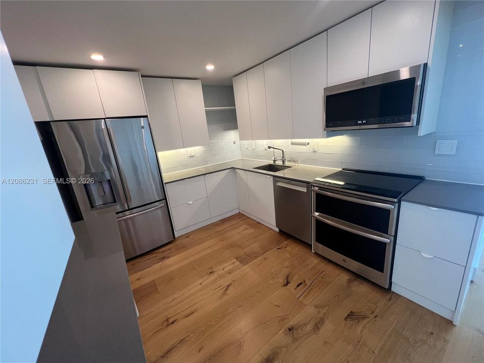 En Venta: $950,000 (2 camas, 2 baños, 1330 Pies cuadrados)