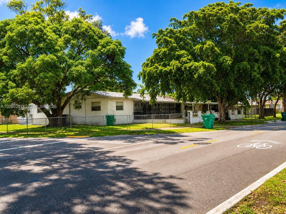 En Venta: $695,000 (0 camas, 0 baños, 2575 Pies cuadrados)