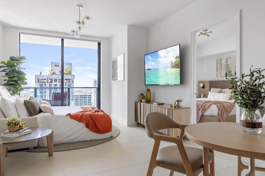 For Sale: $475,000 (1 beds, 1 baths, 588 Square Feet)