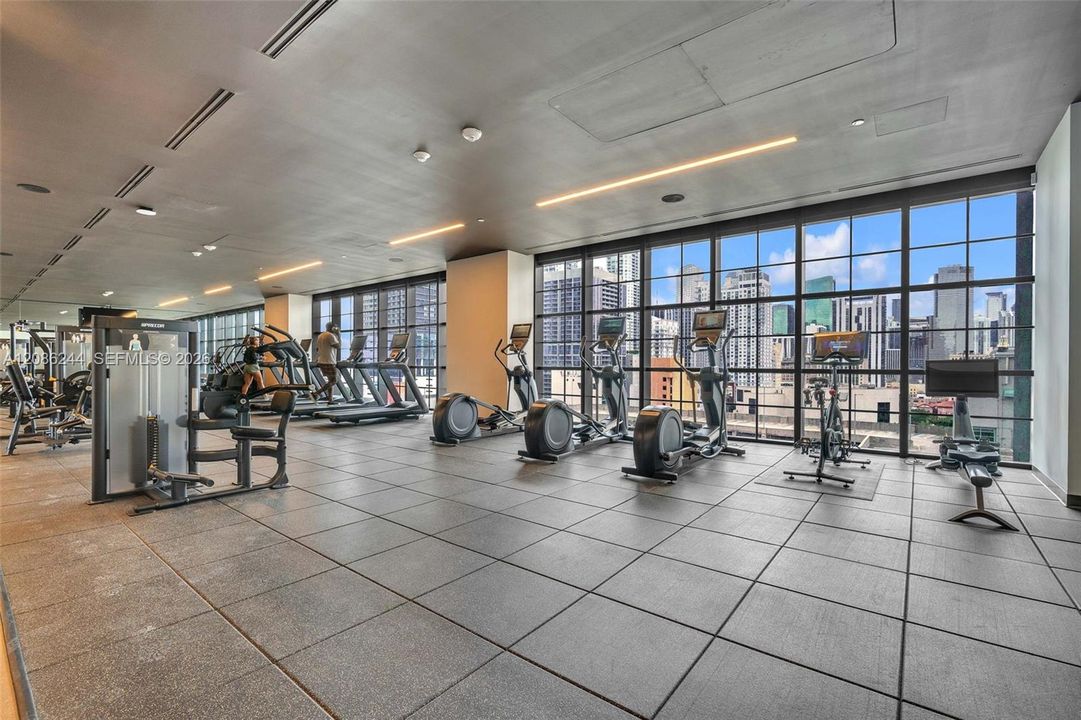 For Sale: $475,000 (1 beds, 1 baths, 588 Square Feet)