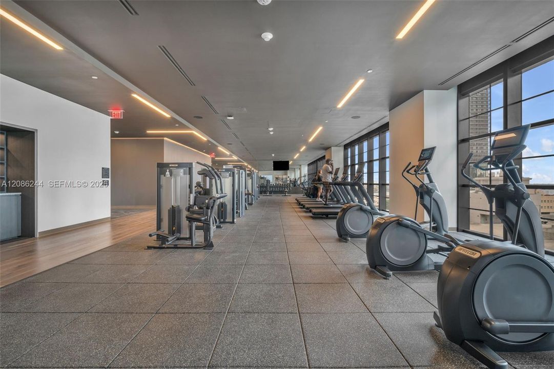 For Sale: $475,000 (1 beds, 1 baths, 588 Square Feet)