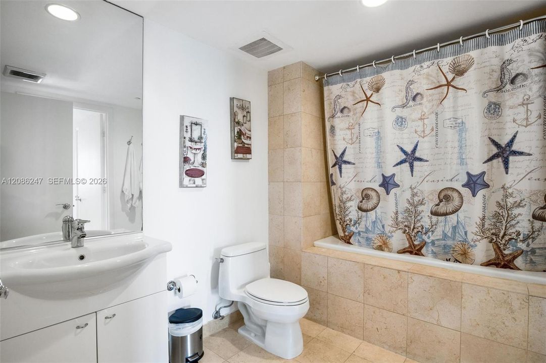 For Rent: $4,200 (2 beds, 1 baths, 1086 Square Feet)