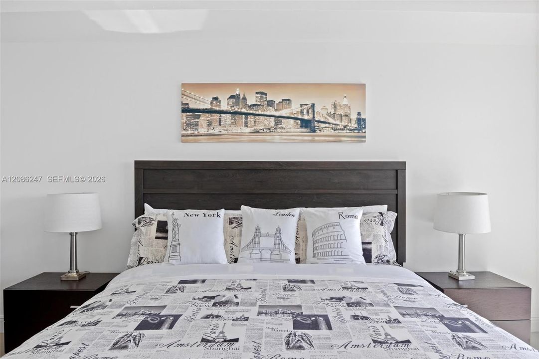 For Rent: $4,200 (2 beds, 1 baths, 1086 Square Feet)