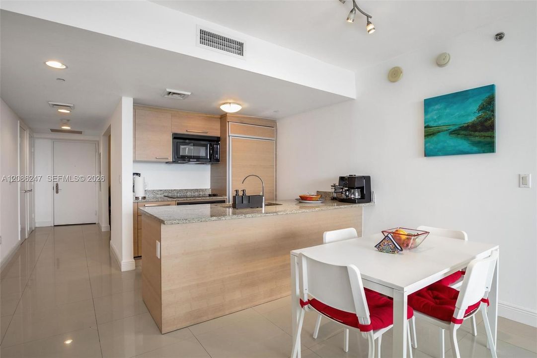 For Rent: $4,200 (2 beds, 1 baths, 1086 Square Feet)