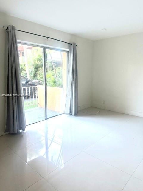 For Rent: $2,600 (3 beds, 2 baths, 1458 Square Feet)