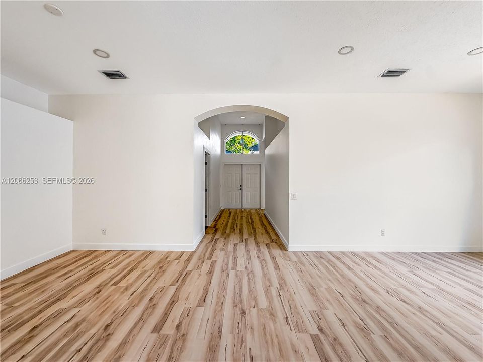 На продажу: $499,900 (3 спален, 2 ванн, 2097 Квадратных фут)
