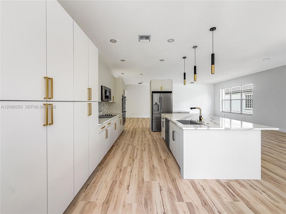 На продажу: $499,900 (3 спален, 2 ванн, 2097 Квадратных фут)
