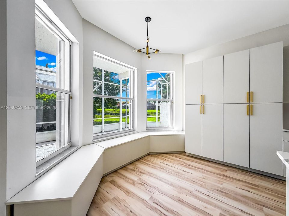На продажу: $499,900 (3 спален, 2 ванн, 2097 Квадратных фут)