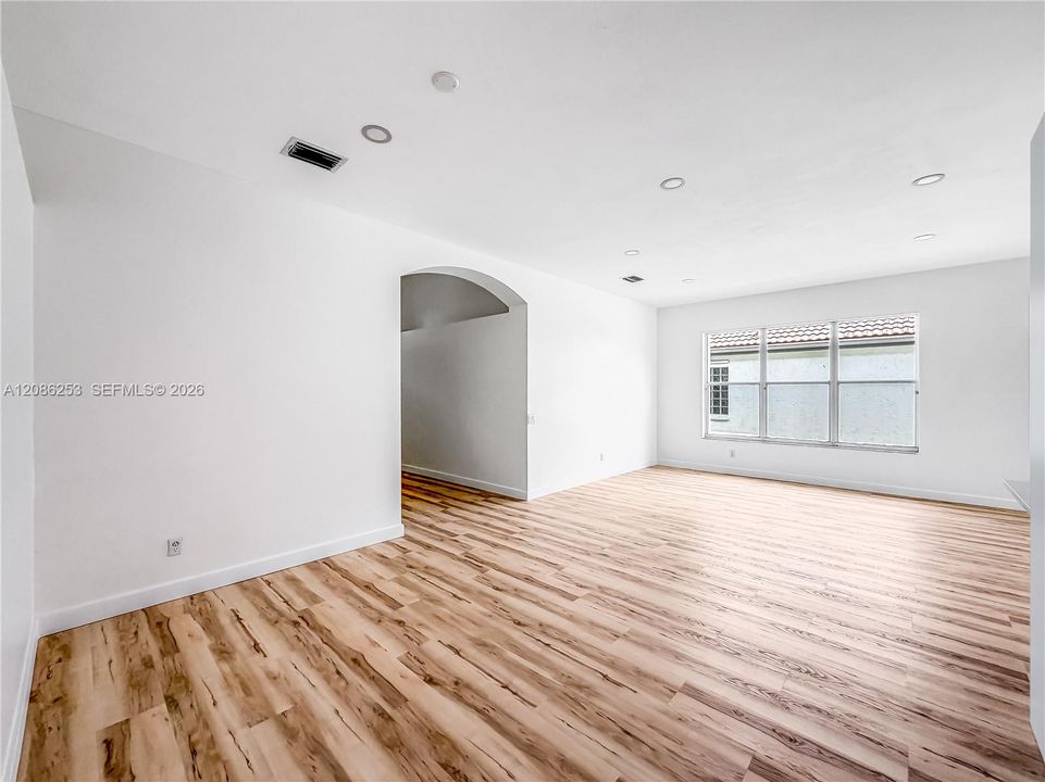 На продажу: $499,900 (3 спален, 2 ванн, 2097 Квадратных фут)