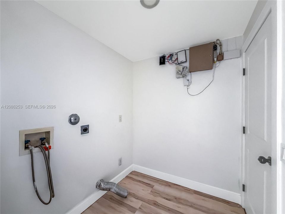 На продажу: $499,900 (3 спален, 2 ванн, 2097 Квадратных фут)