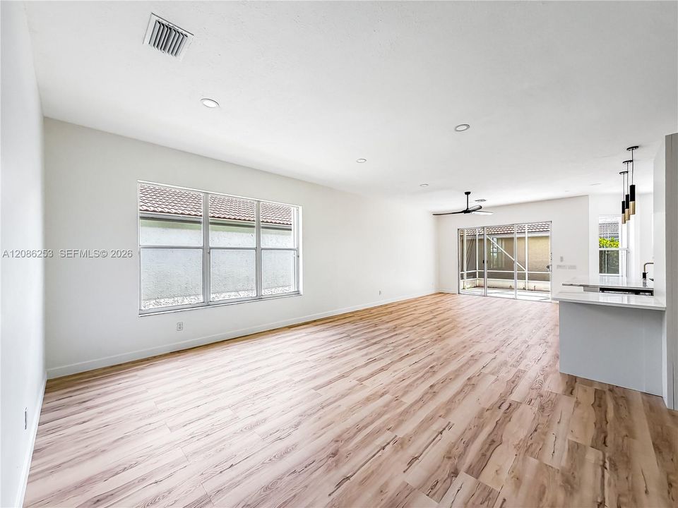На продажу: $499,900 (3 спален, 2 ванн, 2097 Квадратных фут)
