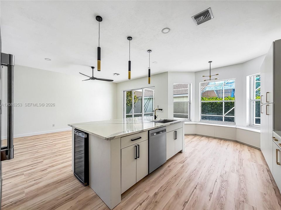 На продажу: $499,900 (3 спален, 2 ванн, 2097 Квадратных фут)