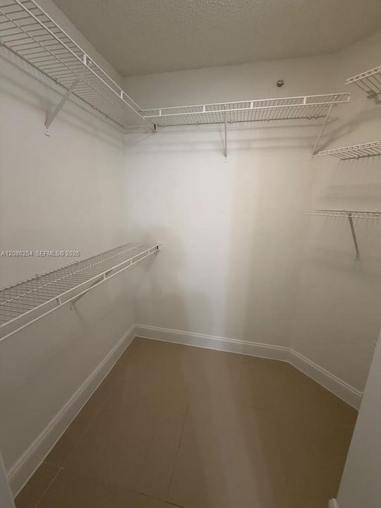 В аренду: $2,200 (2 спален, 1 ванн, 940 Квадратных фут)
