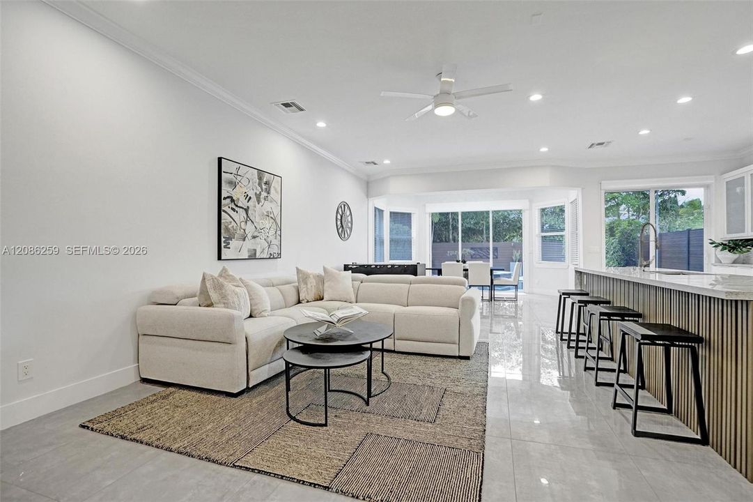 For Rent: $10,000 (4 beds, 3 baths, 2905 Square Feet)