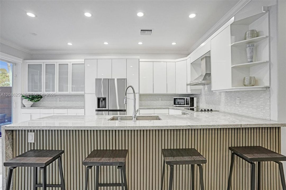 For Rent: $10,000 (4 beds, 3 baths, 2905 Square Feet)