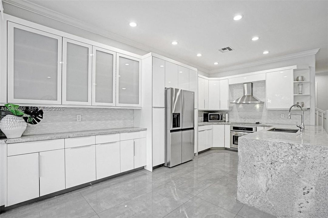 For Rent: $10,000 (4 beds, 3 baths, 2905 Square Feet)