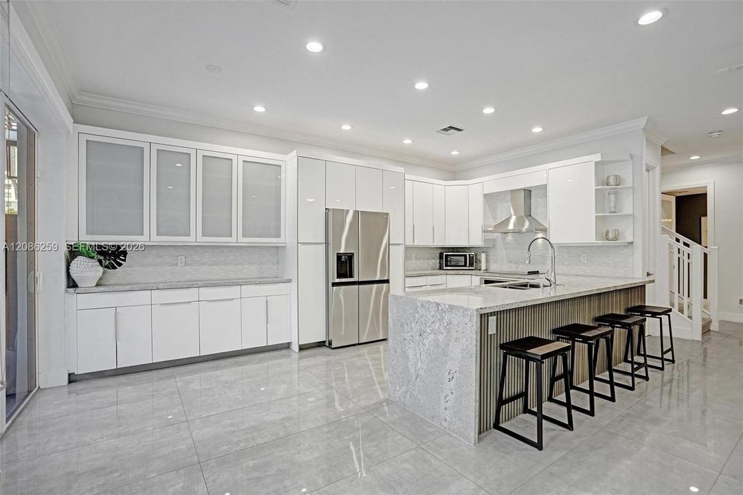 For Rent: $10,000 (4 beds, 3 baths, 2905 Square Feet)