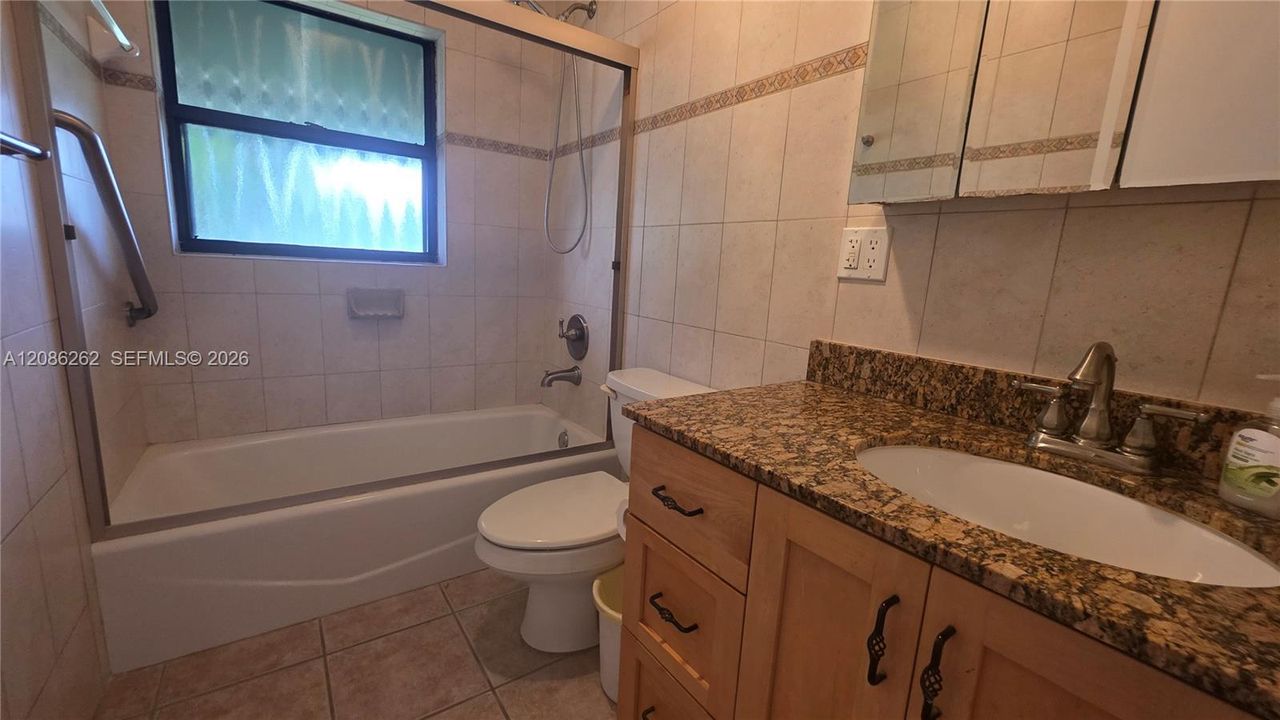 For Rent: $2,600 (3 beds, 1 baths, 2755 Square Feet)