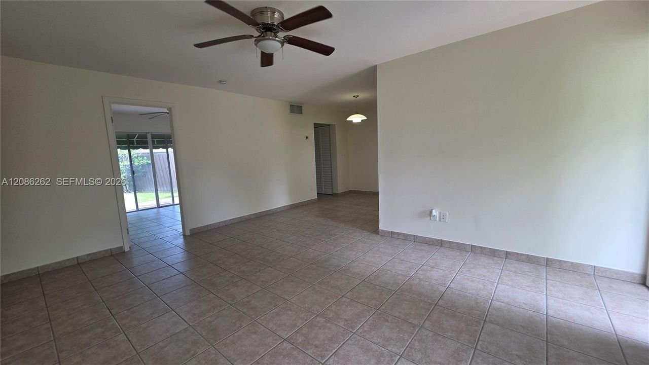 For Rent: $2,600 (3 beds, 1 baths, 2755 Square Feet)