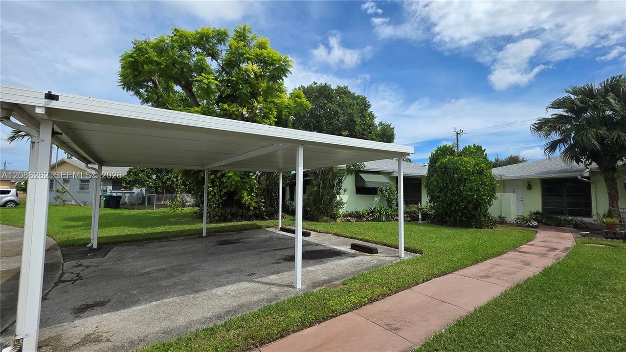 For Rent: $2,600 (3 beds, 1 baths, 2755 Square Feet)