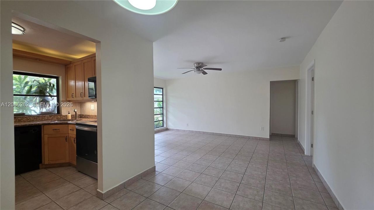 For Rent: $2,600 (3 beds, 1 baths, 2755 Square Feet)