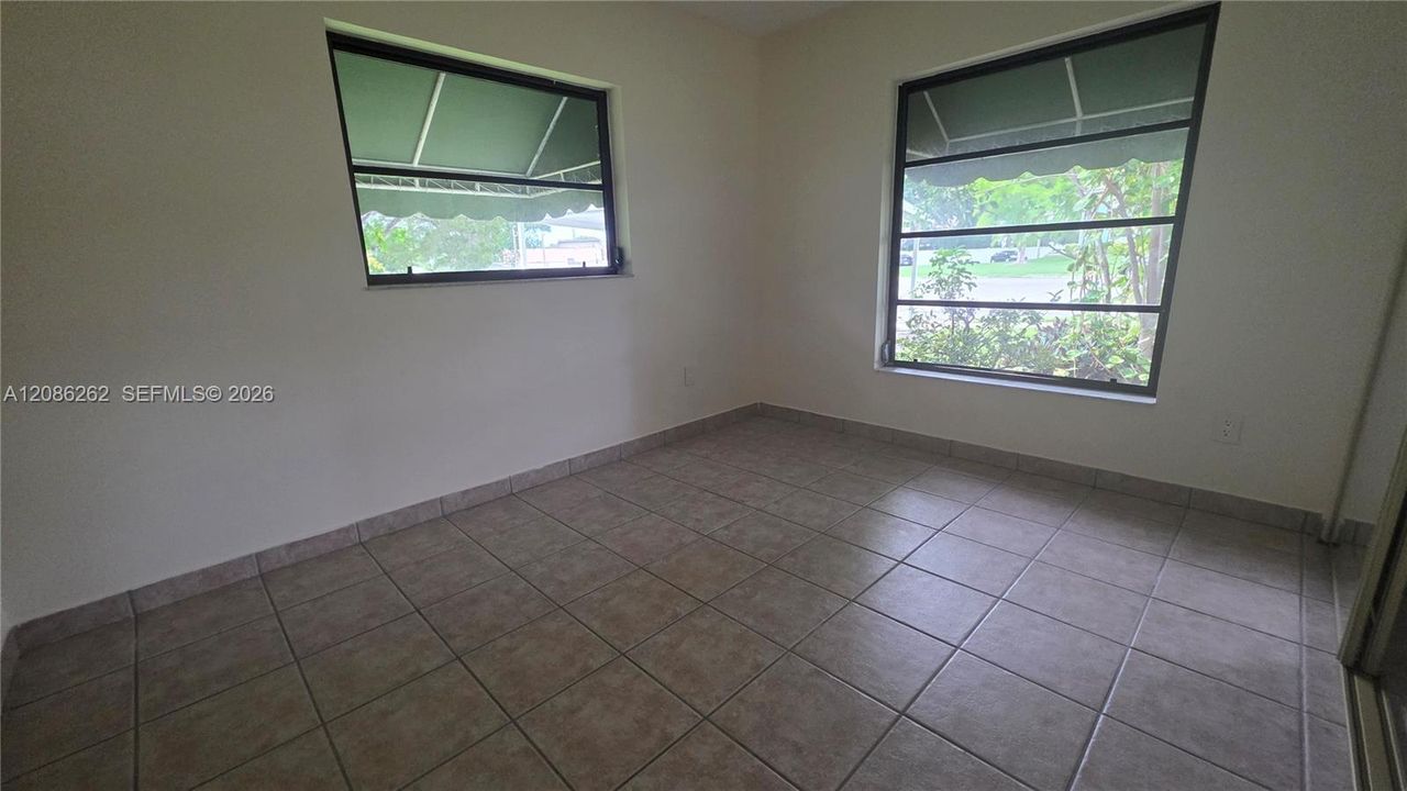 For Rent: $2,600 (3 beds, 1 baths, 2755 Square Feet)