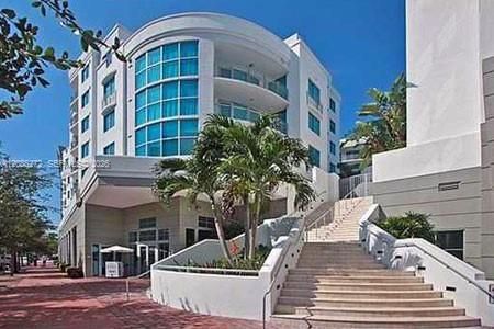 For Sale: $699,000 (1 beds, 1 baths, 826 Square Feet)