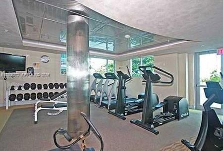 For Sale: $699,000 (1 beds, 1 baths, 826 Square Feet)