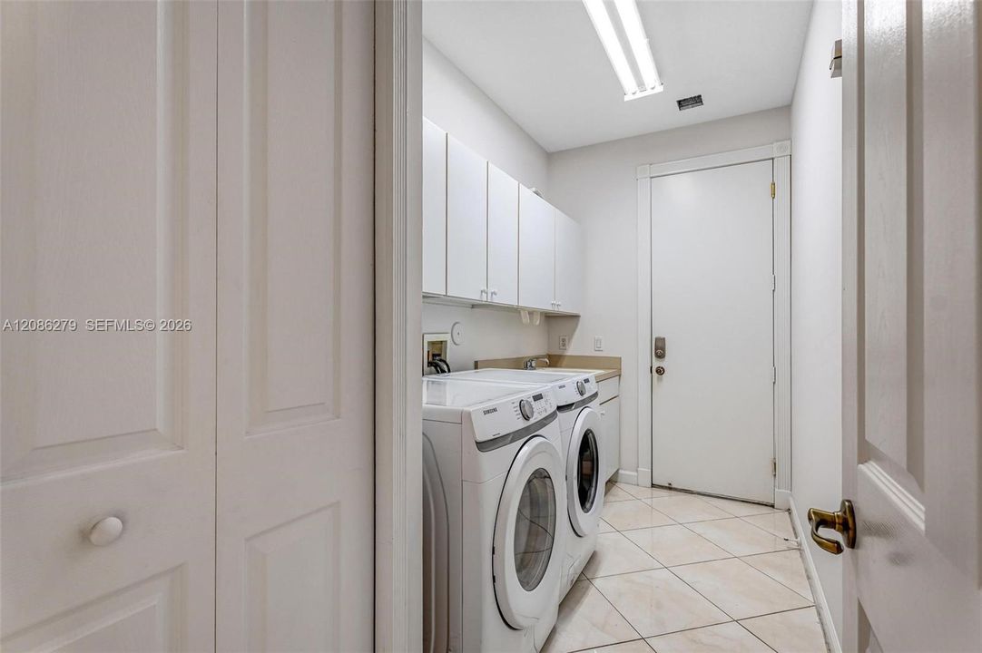 For Sale: $1,199,900 (5 beds, 3 baths, 3123 Square Feet)