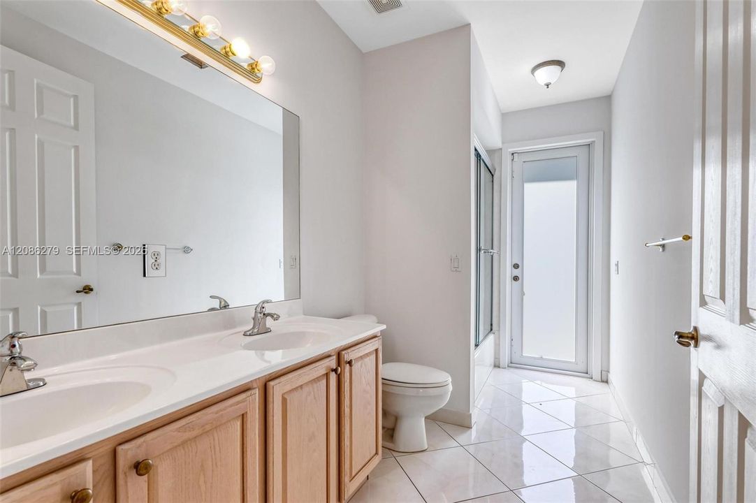 For Sale: $1,199,900 (5 beds, 3 baths, 3123 Square Feet)