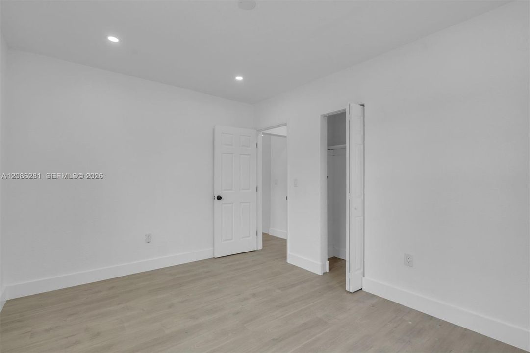 For Sale: $459,000 (3 beds, 2 baths, 871 Square Feet)