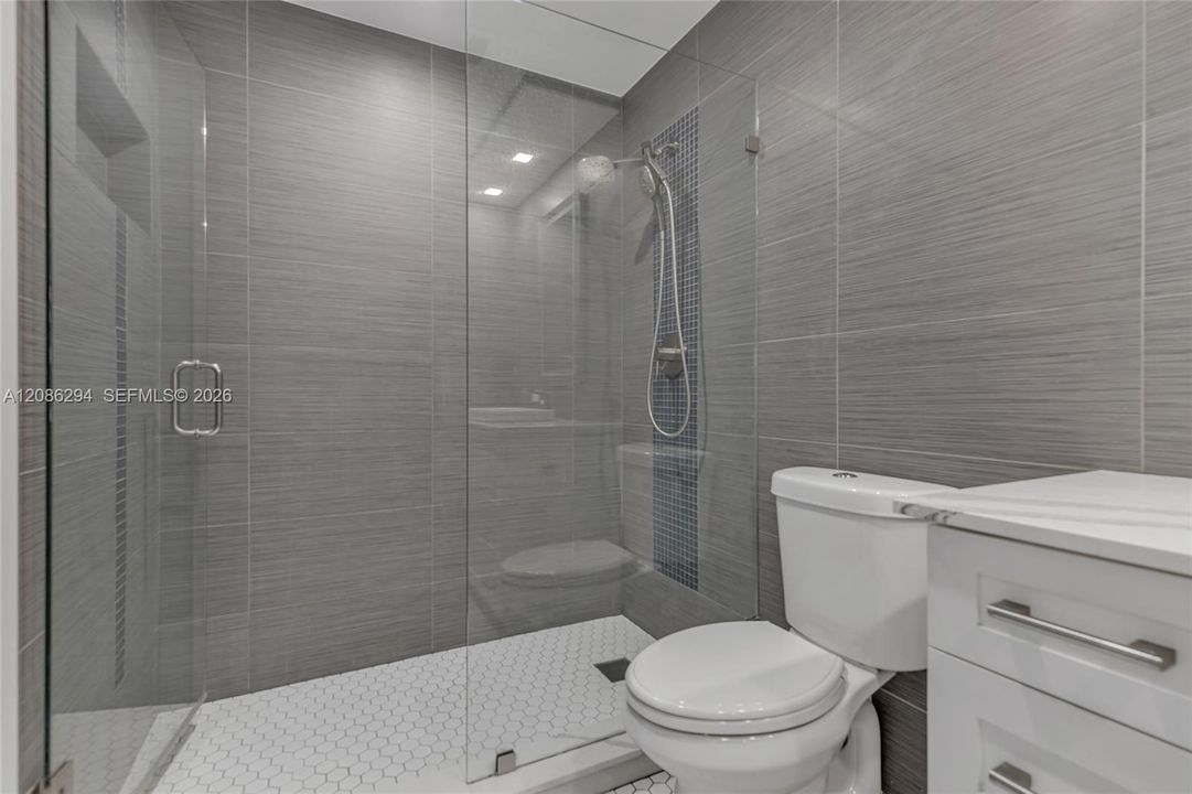 For Rent: $2,800 (3 beds, 2 baths, 1332 Square Feet)