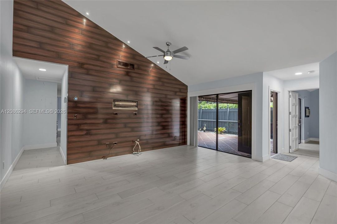 For Rent: $2,800 (3 beds, 2 baths, 1332 Square Feet)