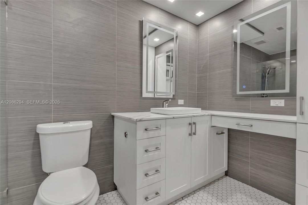 For Rent: $2,800 (3 beds, 2 baths, 1332 Square Feet)