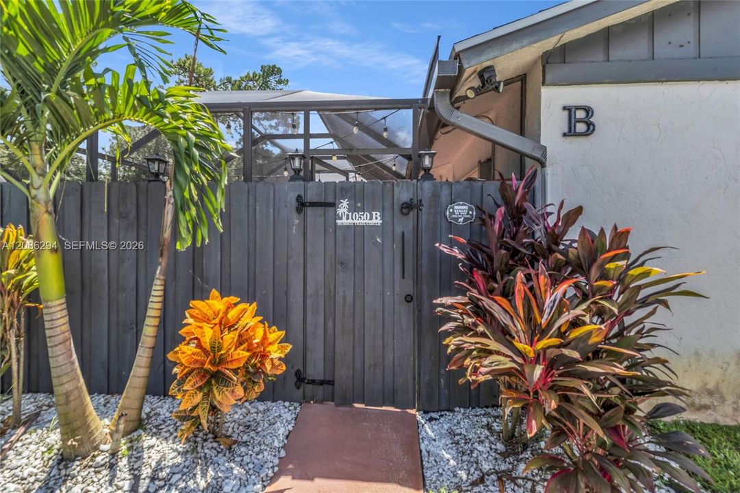 For Rent: $2,800 (3 beds, 2 baths, 1332 Square Feet)