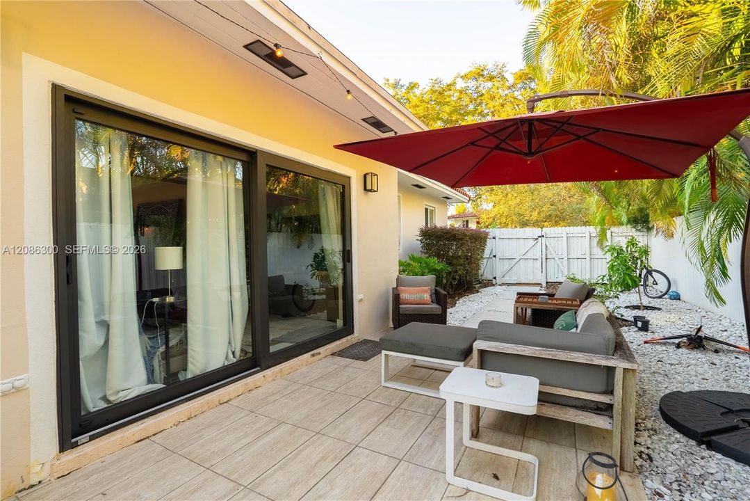 For Sale: $1,079,000 (3 beds, 2 baths, 1547 Square Feet)