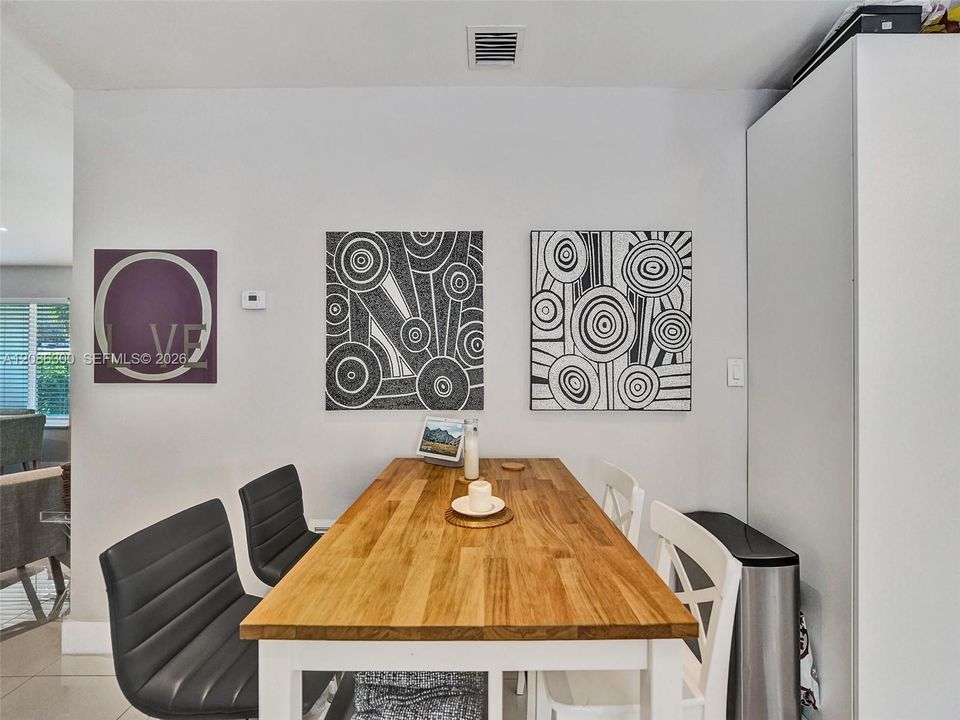 For Sale: $1,079,000 (3 beds, 2 baths, 1547 Square Feet)