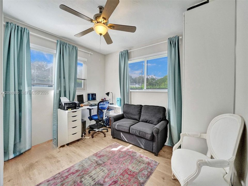 For Sale: $1,079,000 (3 beds, 2 baths, 1547 Square Feet)